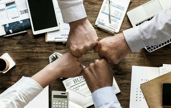 看外包公司的合作案例