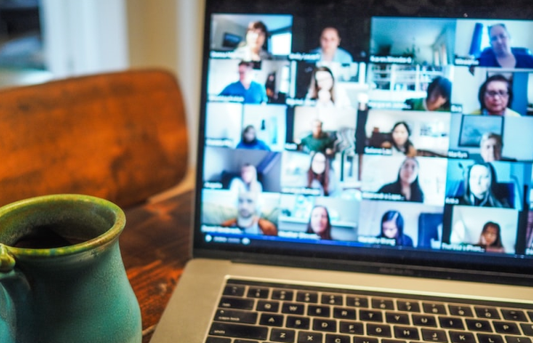 與不同的客戶打交道　