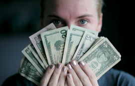 為什么店主要跟客服外包公司合作？