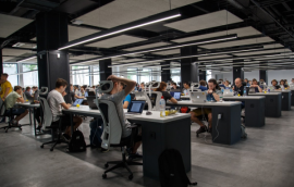 進口網店該怎么選擇專業的客服外包公司?