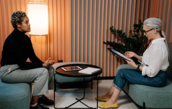 網店自運營和客服外包哪個好？原因是什么？