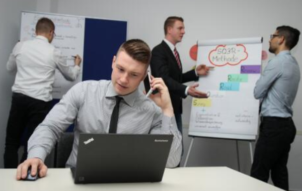 專業的抖音外包客服公司應該去哪里找？