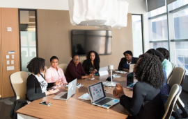 抖音小店該如何選擇正規(guī)的客服外包服務(wù)公司？