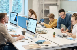 店主應該如何選擇抖音推廣客服外包?