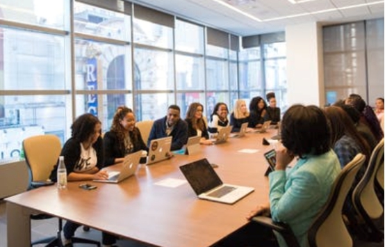 哪家阿里巴巴外包客服公司更專業？怎樣選擇？