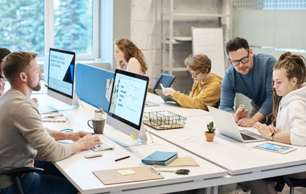 正規(guī)電話客服外包公司具備的特點，找正規(guī)外包的方法