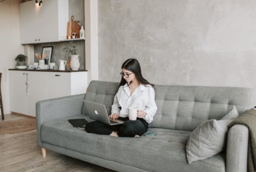 對(duì)于老客戶網(wǎng)店客服話術(shù)（對(duì)于回訪老客戶網(wǎng)店客服常用的溝通話術(shù)案例）