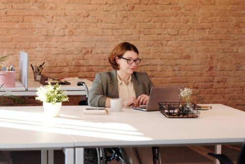 盡快幫顧客處理問題