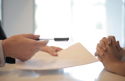 網(wǎng)店店主簽客服外包合同要注意什么，怎么簽合同?