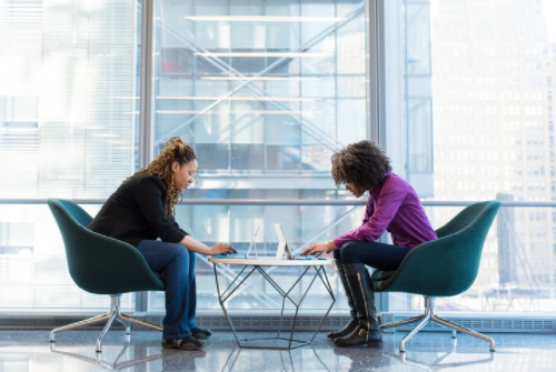 與客服人員溝通