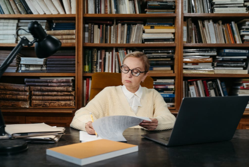 網店要求客服人員必備的專業知識有哪些？