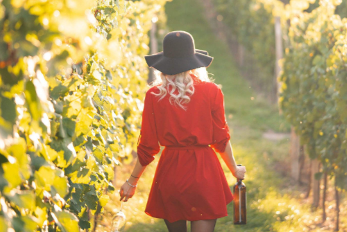 利用小道具增加服裝的特色