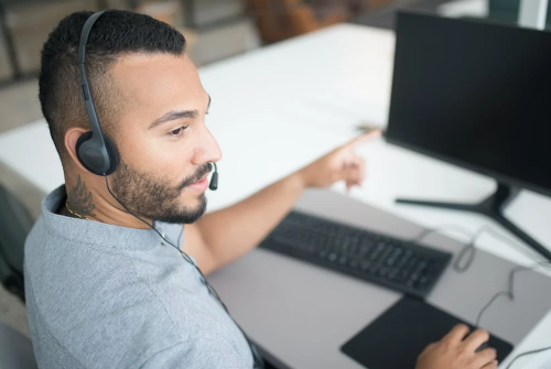 拼多多客服遇到退款不退貨情況如何處理？有哪些技巧？