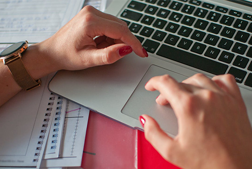 快手帶貨如何找貨源？怎樣做好直播運(yùn)營？