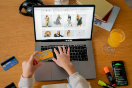 該怎么開啟抖音飛鴿自動發送預約發貨卡片?