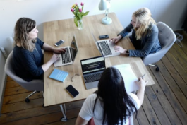 抖音店主該如何選擇適合自己店鋪的爆款商品?