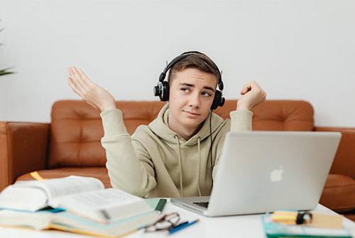 做拼多多客服要避免哪幾種心態(tài)？哪些態(tài)度不能有？