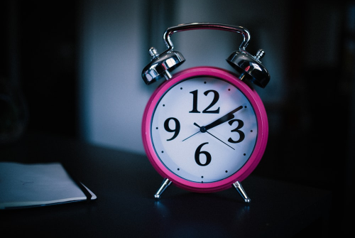 快手平臺規定商家客服的服務時間是多長？