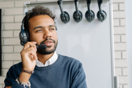 如何成為拼多多客服？要具備哪些條件和注意事項？