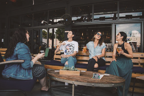 在辦公室社交的技巧（如何在辦公室友好的進行社交？）