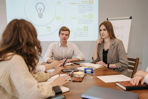 公司職員與領導說話有什么技巧？