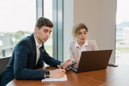 多角度分析提升人際關(guān)系的能力和技巧