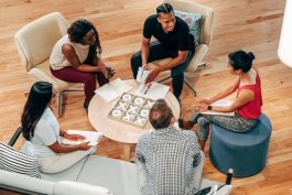 在職場中該怎樣說話？有哪些談話技巧？