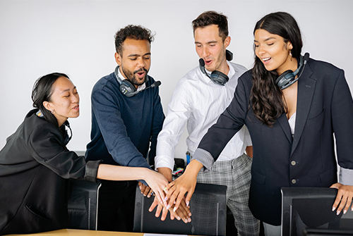 在職場工作中怎樣與人溝通？有什么溝通技巧？