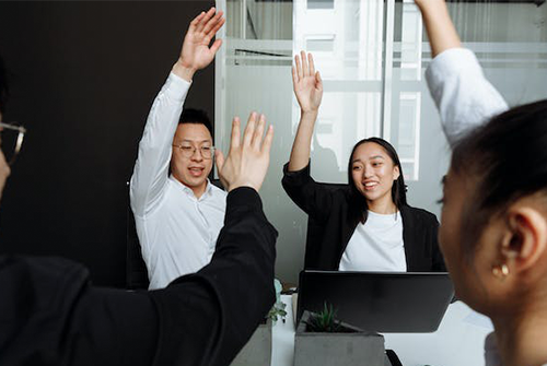 職場上如何與同事溝通？（七個辦公室與人溝通小技巧）