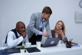 面對員工抬杠、情緒負面管理者該怎么辦?