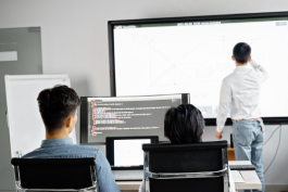 LCD屏與LED屏的區別(會議室顯示屏如何選擇?)