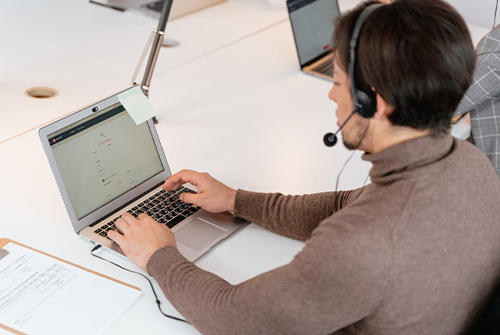 合作抖音售前售后客服外包要考慮哪些方面？