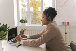 對于暫時不能解決的問題客服人員該怎樣處理?