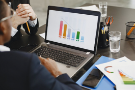 為什么網(wǎng)店銷售量不穩(wěn)定?客服轉(zhuǎn)化率下降原因是什么?