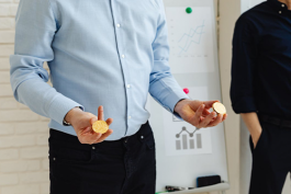 呼叫中心系統(tǒng)是費用多少?(不同類目的呼叫中心收費情況)