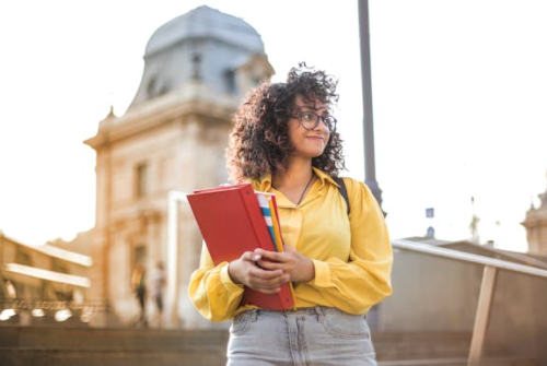導致大學生就業難的原因