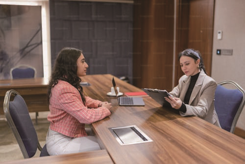 針對應聘者類型所運用的技巧 面試中需要注意的事項