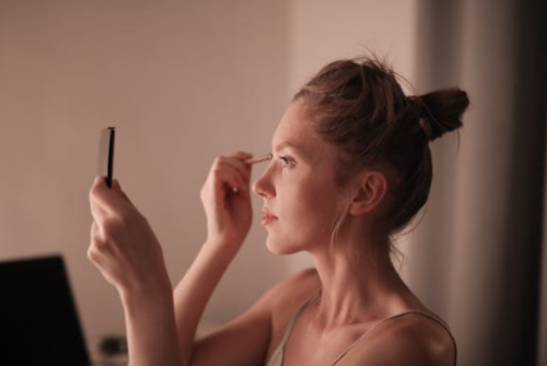 面試禮儀之關于女士妝容的建議