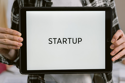 如何挑選專業(yè)客服托管服務(wù)？選擇方法有哪些？