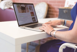 新開的網店可以把客服服務外包出去嗎?