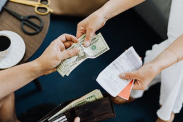 影響抖音小店客服托管費用有哪些因素?每個月要多少錢?