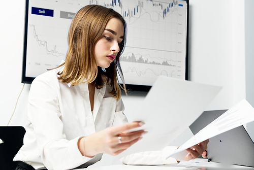 網店在線客服是外包的好還是自聘的好？如何選擇？