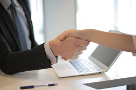 如何在銷售旺季快速找到適合企業的客服外包服務商?