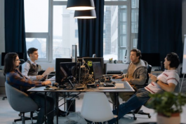 為什么抖音小店會托管客服工作?