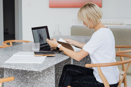 為什么說在線客服外包比網店自聘客服好？