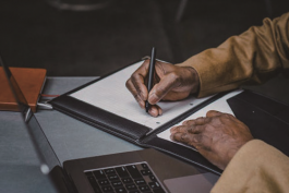 網店商家該如何把客服服務外包出去?