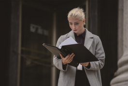 作為電商商家該如何高效管理外包客服團隊?