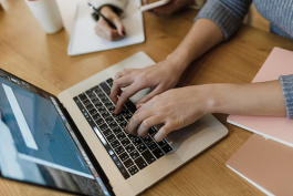 400熱線客服托管對企業(yè)的好處表現(xiàn)在哪里？