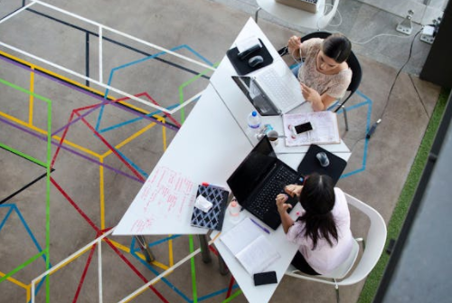 淘寶商家都可以利用什么方式來監(jiān)督外包客服的工作成果？