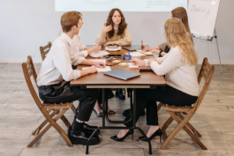 北京萌萌客教您怎么找靠譜的抖音小店客服外包